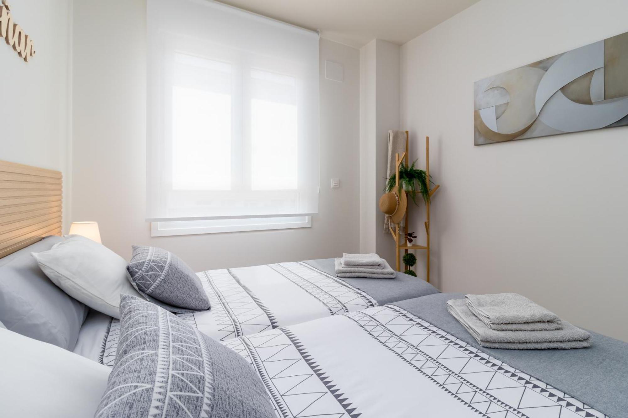 Home In Castro Con Parking Кастро-Урдиалес Экстерьер фото